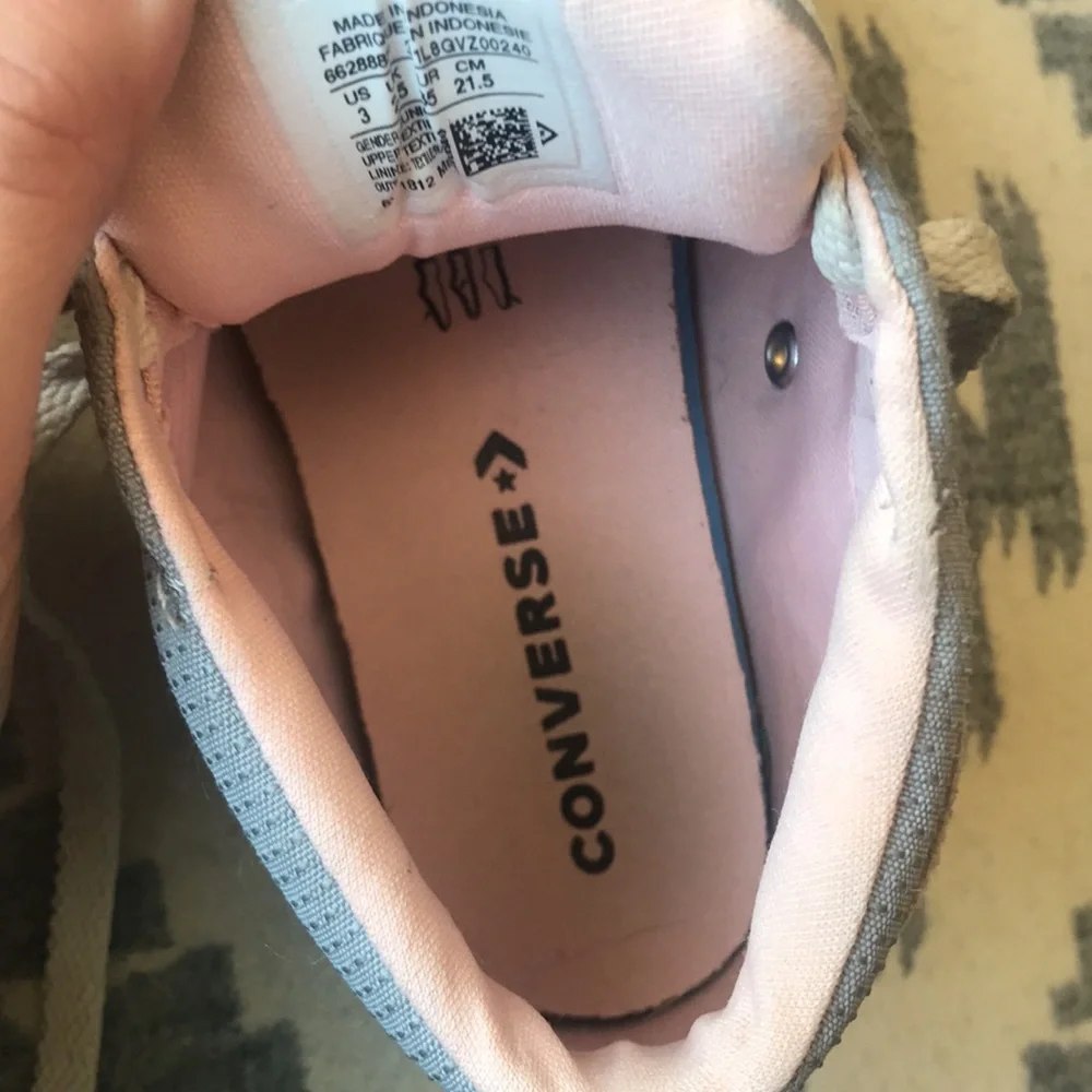Youth converse all stars pink and grey
